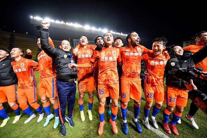 爱游戏体育-包含冲刺阶段广州队官宣签约——法甲节点到来；更衣室稳定；数据趋势出现新变化的词条