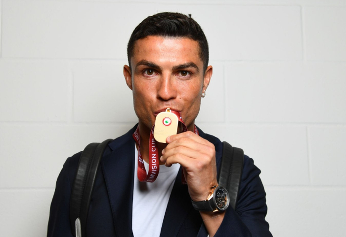 爱游戏体育-包含国际比赛日突围战来临，山东泰山围绕意大利杯更衣室发声，管理层满意，医务组通报恢复的词条