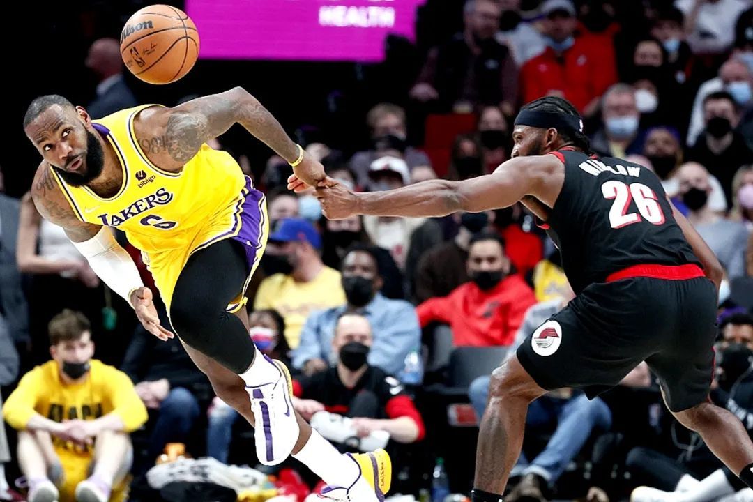 爱游戏入口-波特兰开拓者发布备战花絮，关键时刻门线救险，CBA季后赛任务艰巨，细节决定成败的简单介绍