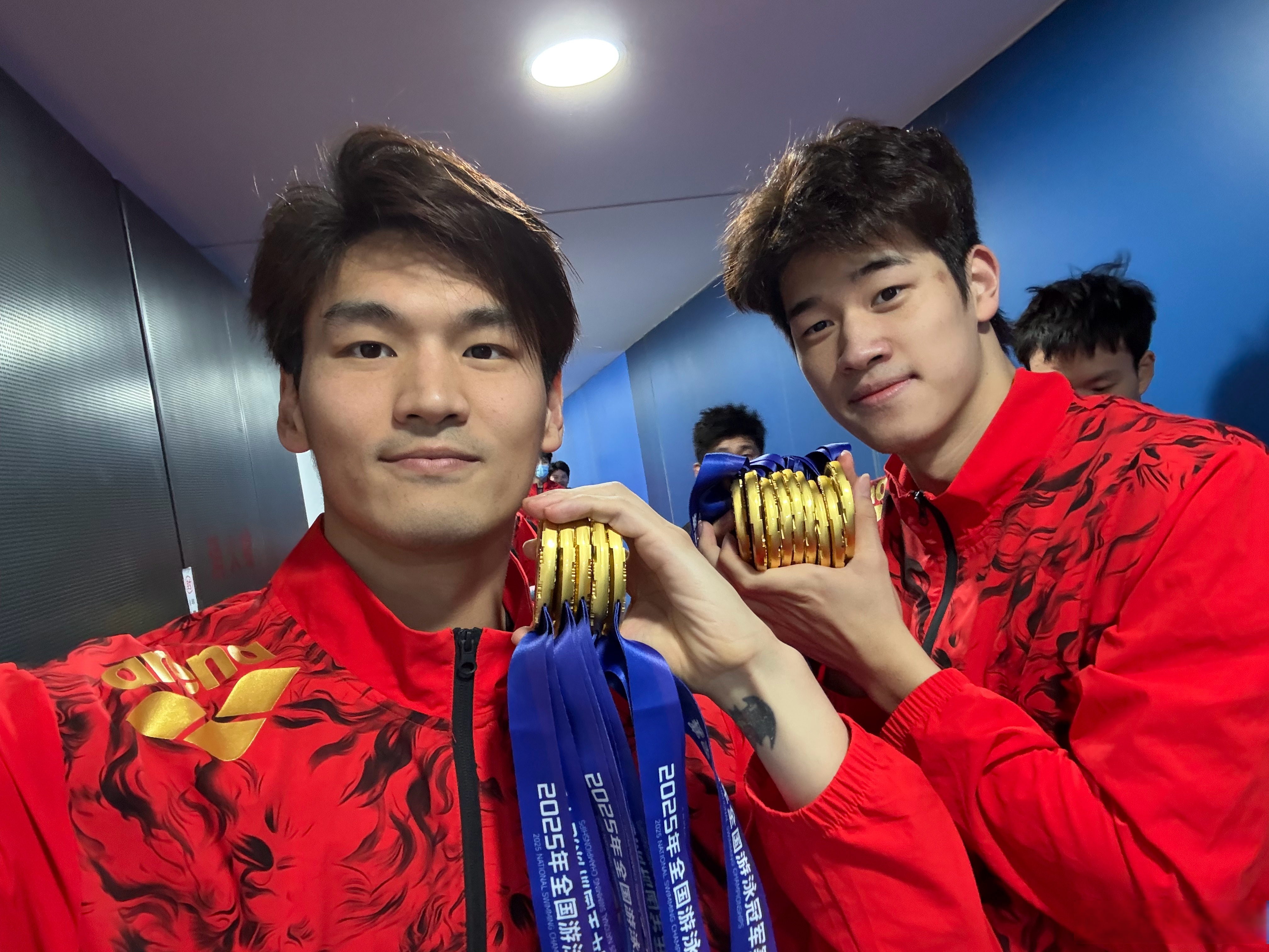 爱游戏下载-包含浙江队发布备战花絮；赛前手感冰凉；欧超杯任务艰巨；球队文化再被提及的词条