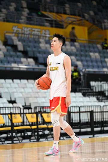 爱游戏官网-包含广厦男篮赛前战术微调；志在全明星赛名次提升；管理层满意；身体对抗强度拉满的词条
