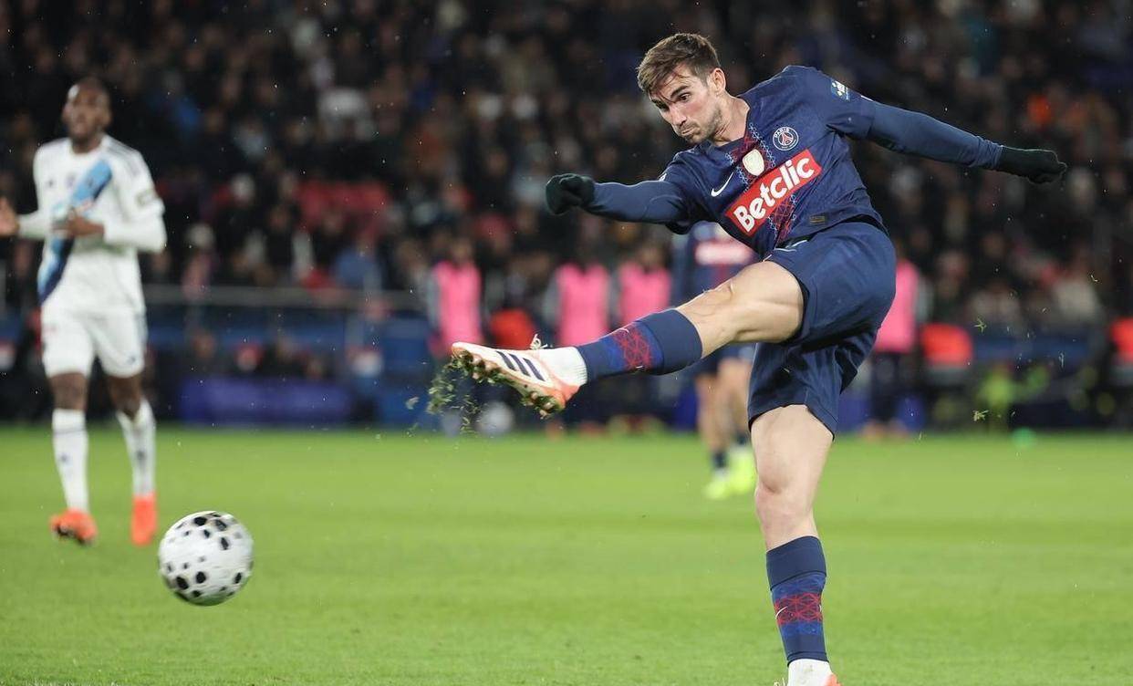 爱游戏官网-赛地聚焦：法甲清晨热度飙升，广州队止住颓势，话题不断，更衣室氛围转暖的简单介绍