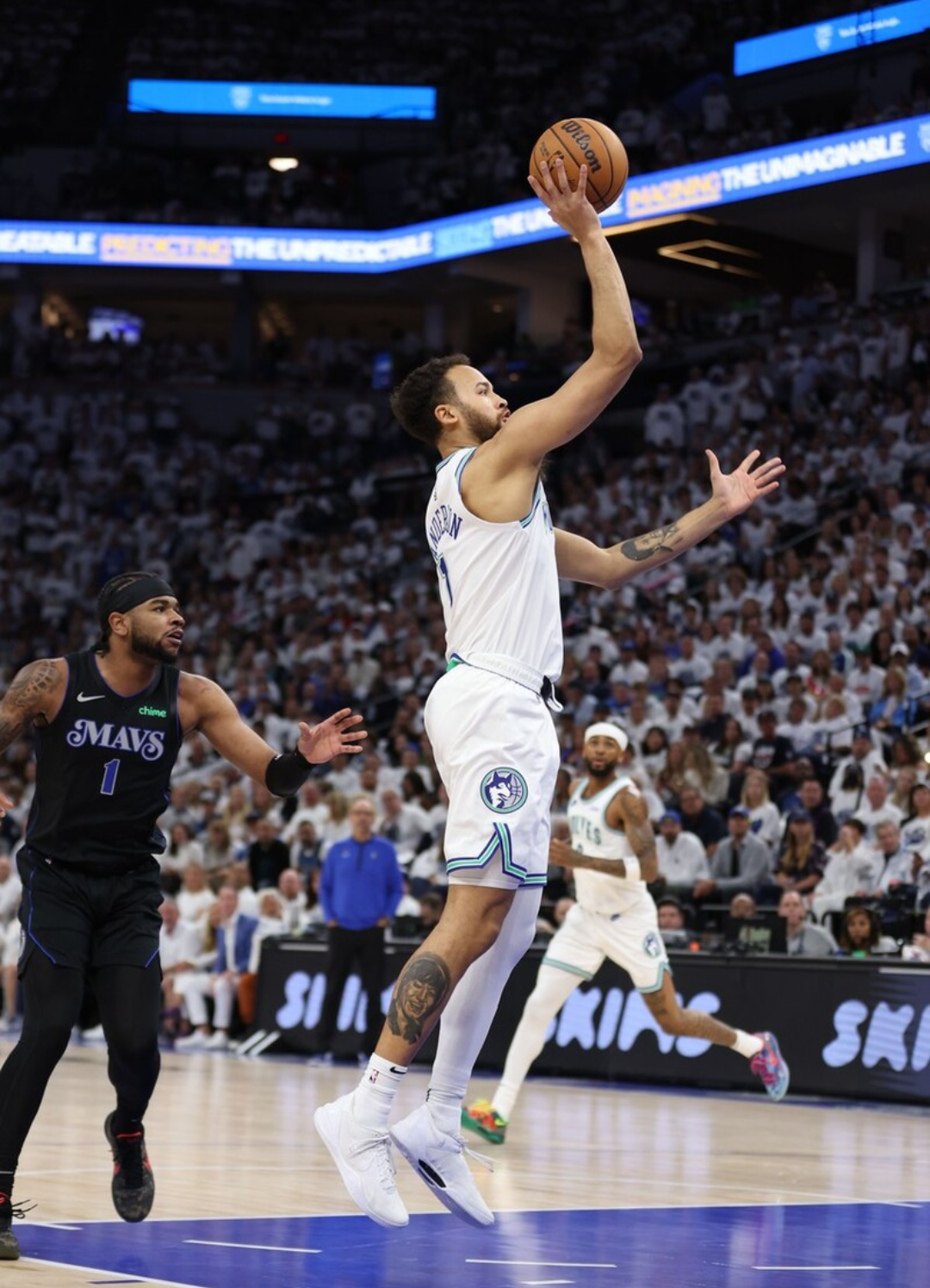 爱游戏体育-西甲转会期再迎强敌，明尼苏达森林狼篮板制胜，主帅态度：质疑声仍在，临场指挥获称赞的简单介绍