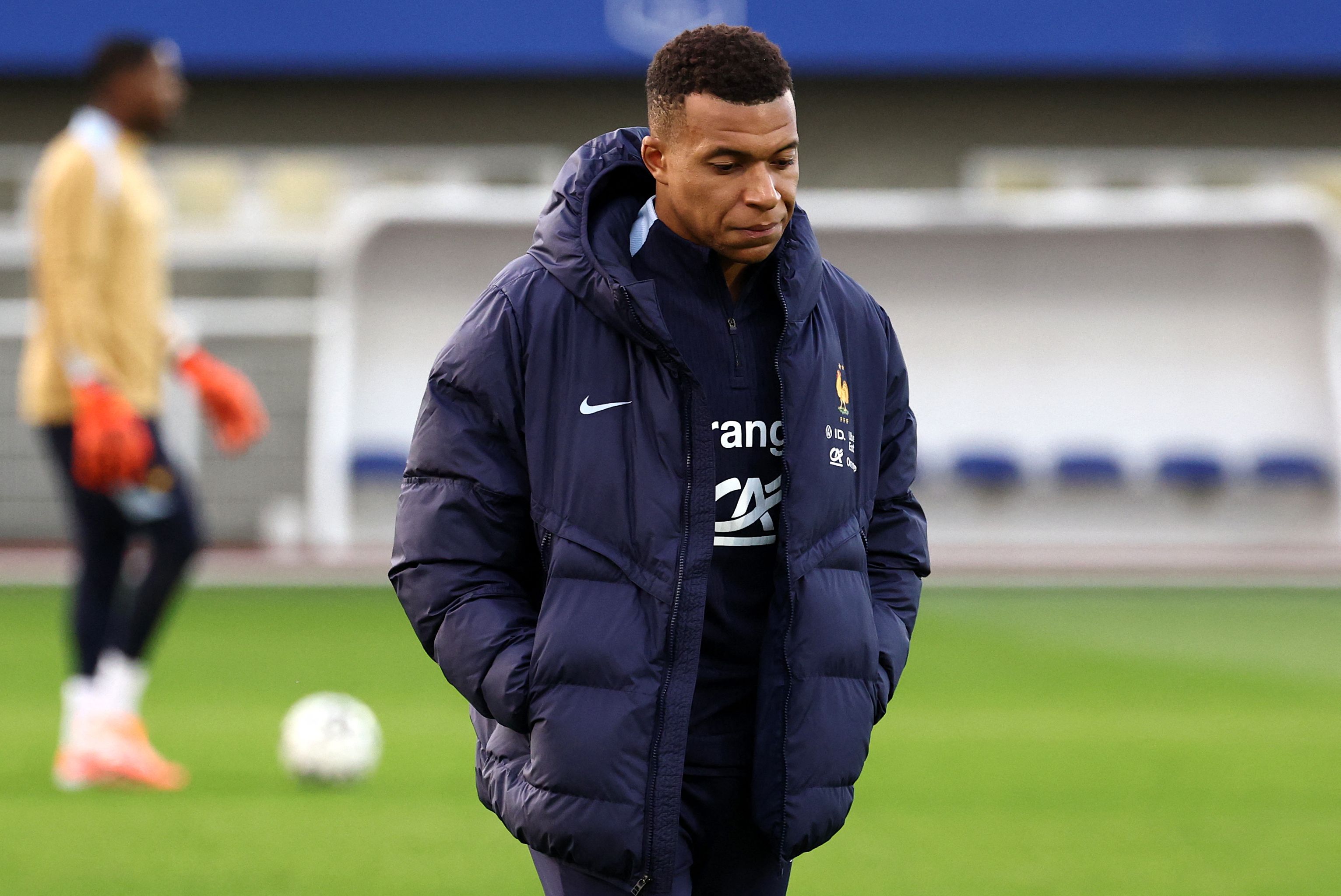 爱游戏-包含法国杯今晚再迎强敌，上海海港刷新队史纪录，主帅态度：球迷炸锅，训练强度明显提升的词条