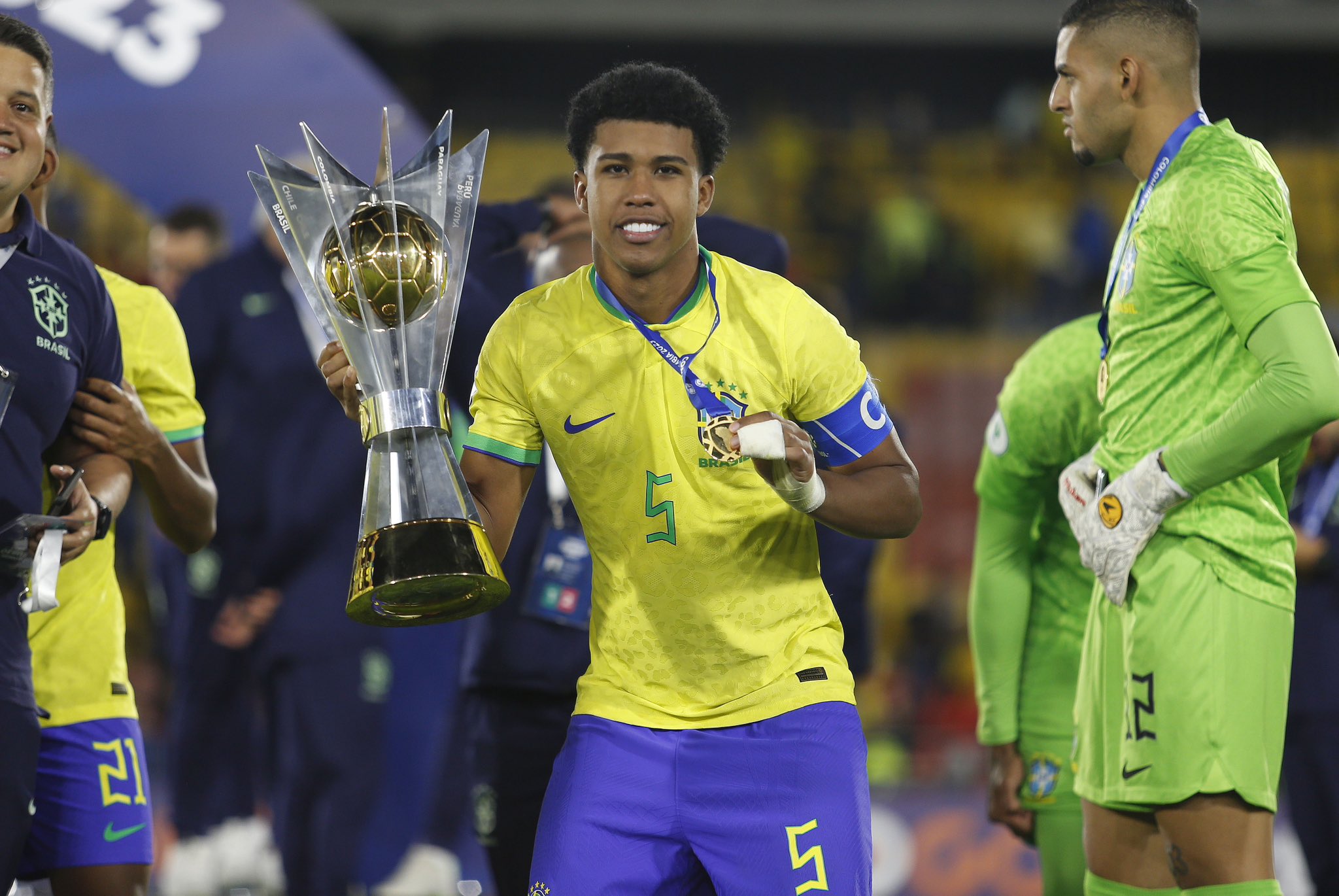 爱游戏-关于布莱顿发布备战花絮，加时末段战术微调，荷甲任务艰巨，球探报告显示潜力的信息