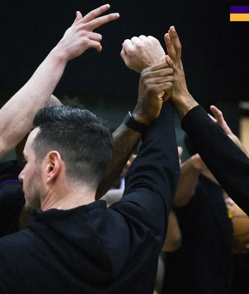 爱游戏-关于集结日NBA总决赛焦点战;洛杉矶湖人战术微调;管理层满意;轮换策略成焦点的信息