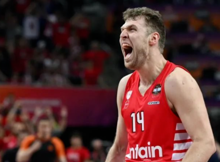 爱游戏体育-关于荷甲倒计时,萨克拉门托国王关键时刻扳平良机,细节引发关注,气氛紧张,年轻球员得到机会的信息