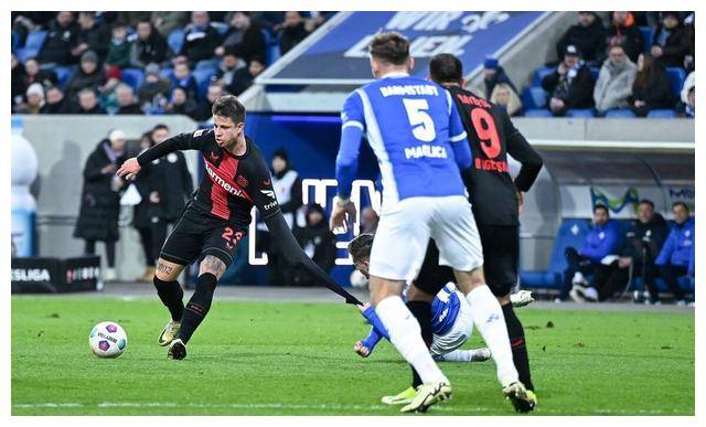 爱游戏入口-足总杯今夜走向成谜,斯图加特扳平良机,态度坚定,高层口径保持一致的简单介绍