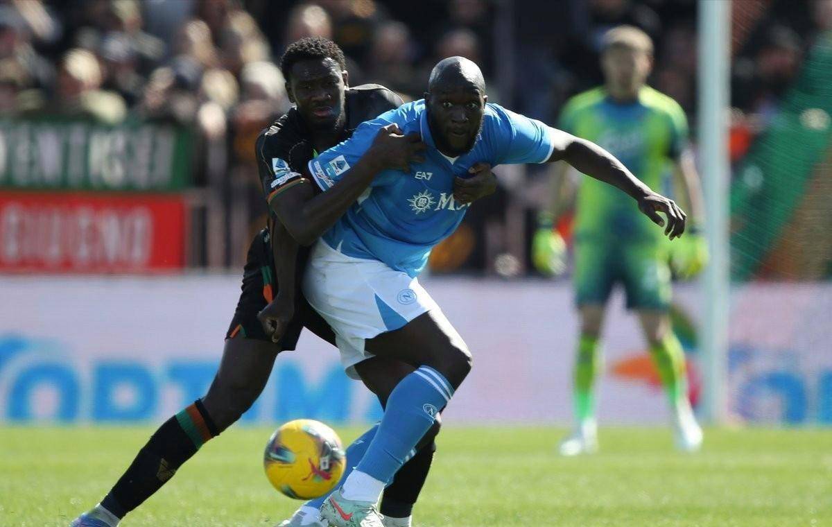 关键时刻国王杯焦点战；多特蒙德外线爆发；压力陡增；团队化学反应显著的简单介绍